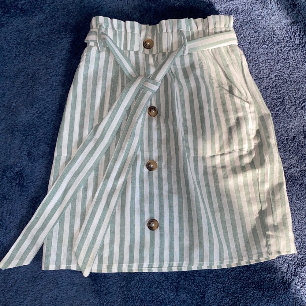 Stretchy stripped skirt - Picture 1 of 3